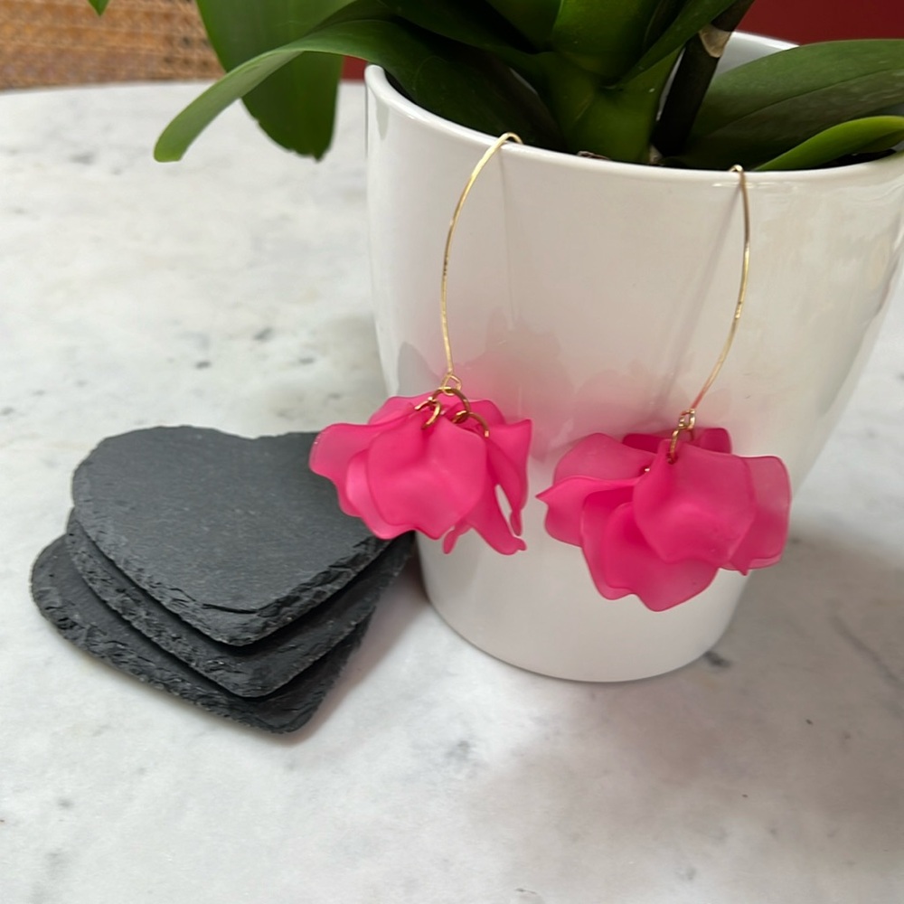 Brand New Kelmall Pink Summer Earrings